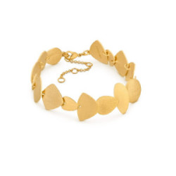 Pulsera de metal mate dorado con baño de oro de 24 K con piezas unidas que reinterpretan los cuerpos femeninos volumétricos. Dis